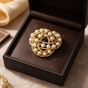 Vintage Gold Tone and Faux Pearl Brooch